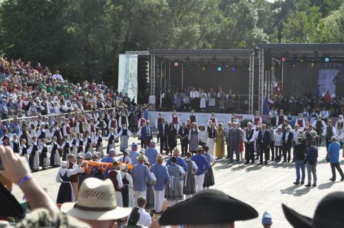 Übergabe der Flagge an Klaipeda